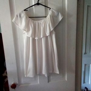 2/$25 Women's Onyx Apparel Ruffled Blouse White Size. XL